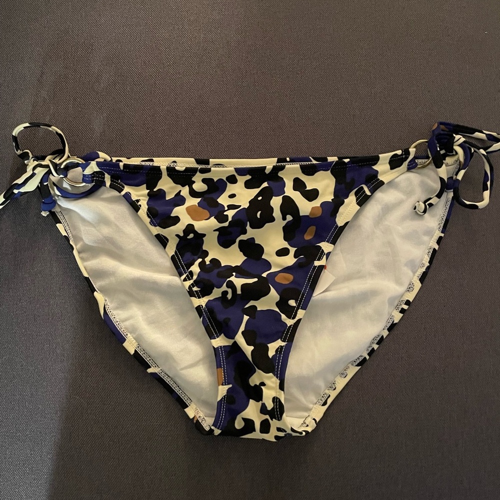 Bikini bottom   large